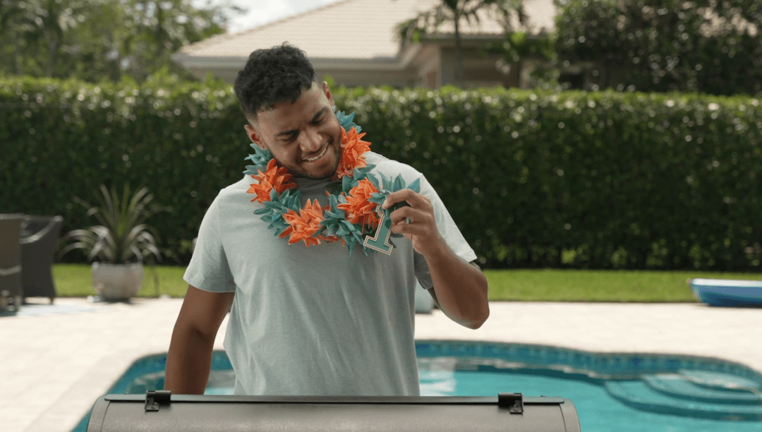 Tua Leis Photoshoot for the campaign with South Florals